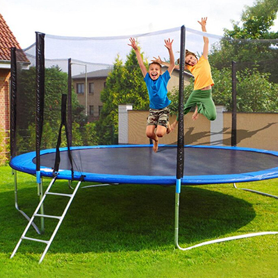 Wysłano trampolinę o wymiarach 3 x 40 stóp